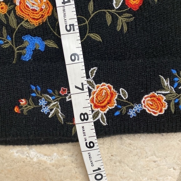 🌹 Embroidered Beenie Womens Rose colorful black warm soft Fall winter OS - Picture 6 of 6